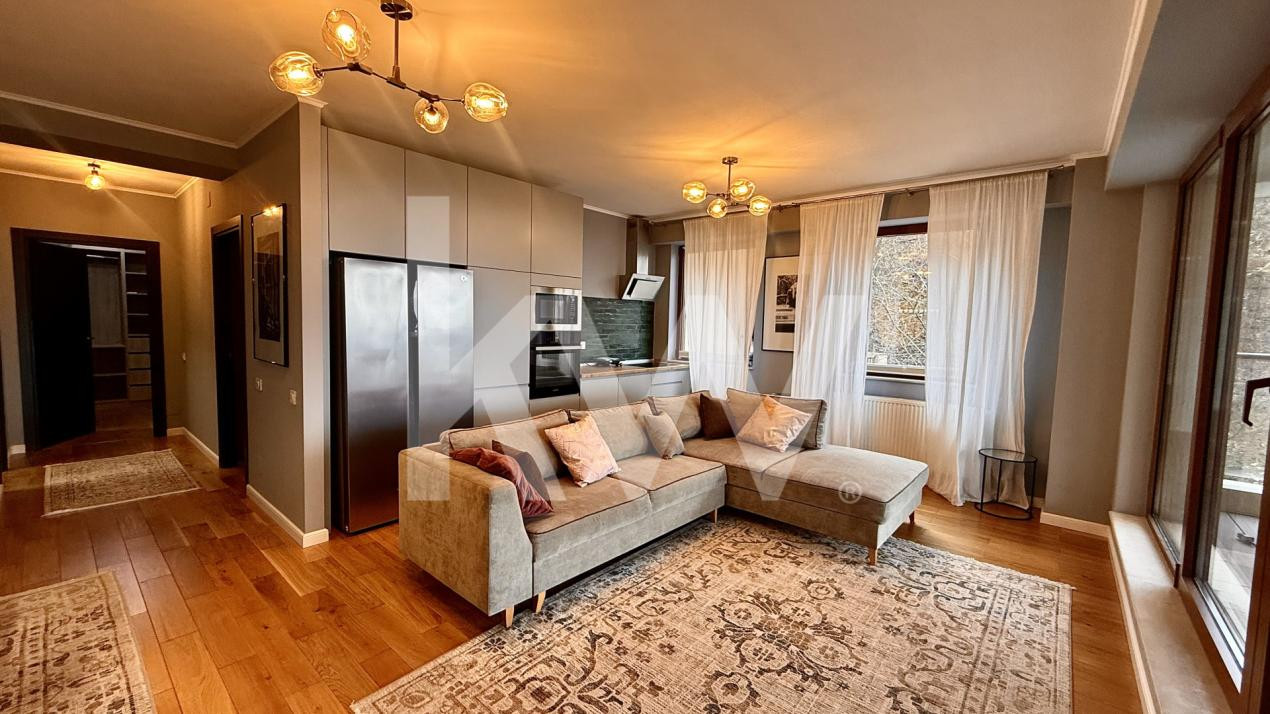 Apartament superb cu 4 camere deasupra orasului 