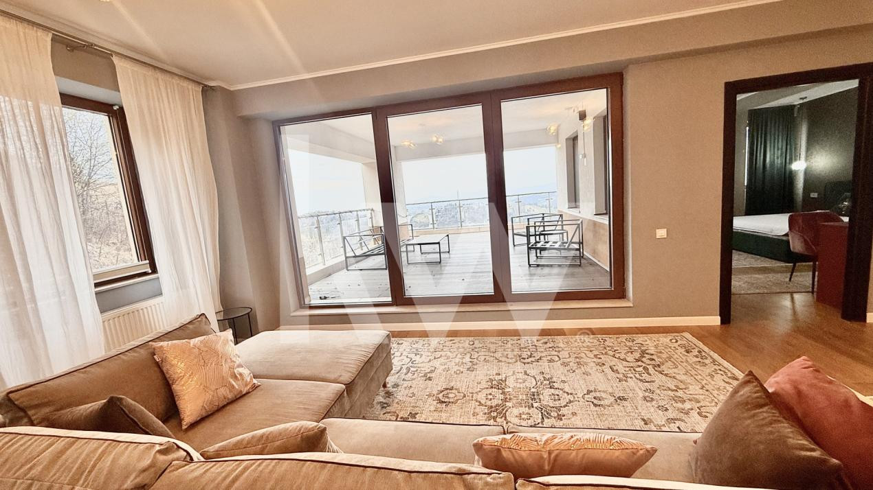 Apartament superb cu 4 camere deasupra orasului 