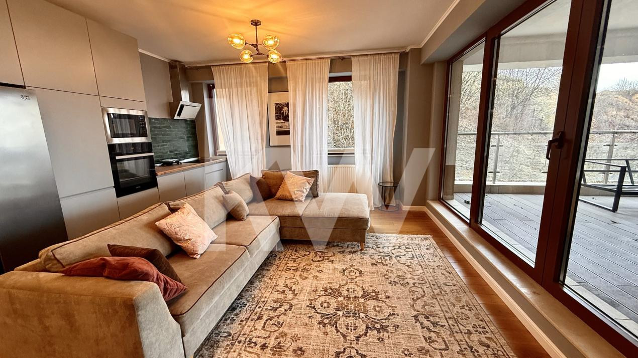 Apartament superb cu 4 camere deasupra orasului 