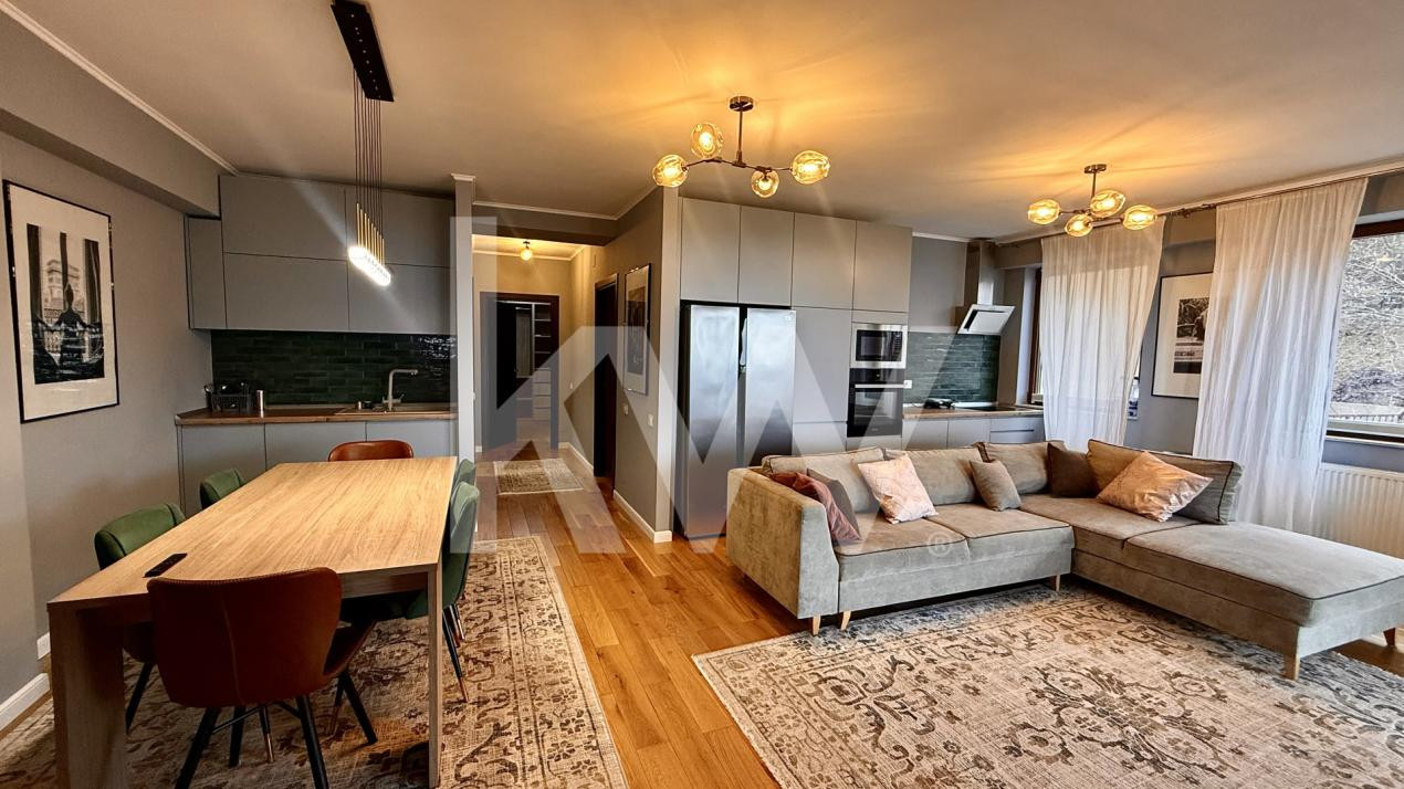 Apartament superb cu 4 camere deasupra orasului 