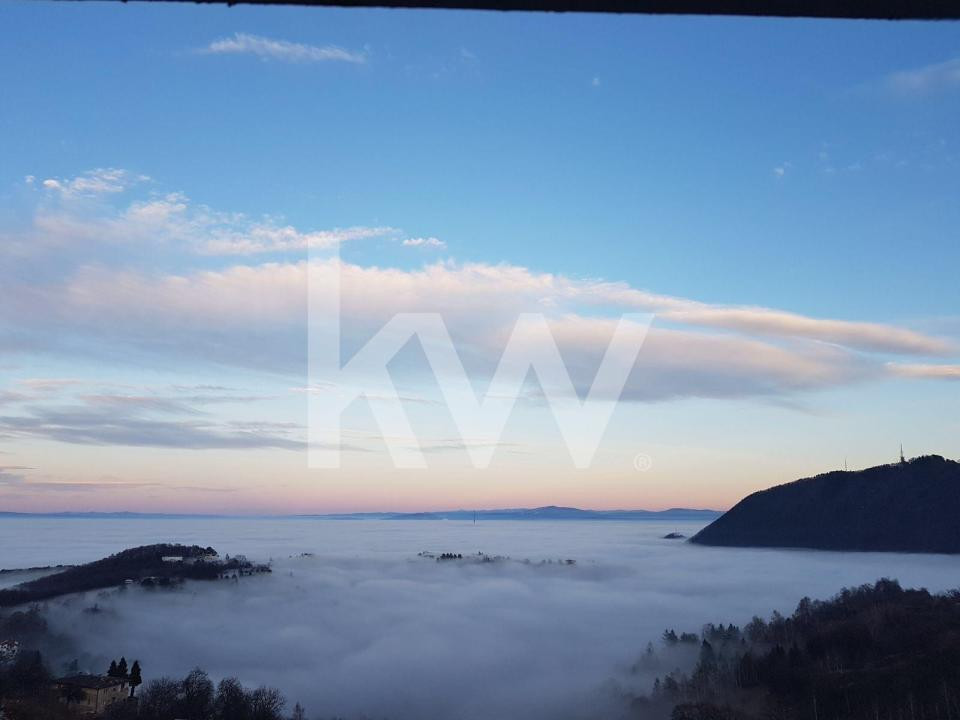 Apartament superb cu 4 camere deasupra orasului 