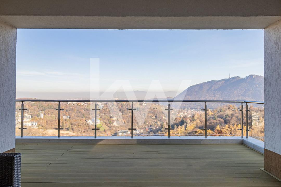 Apartament superb cu 4 camere deasupra orasului 