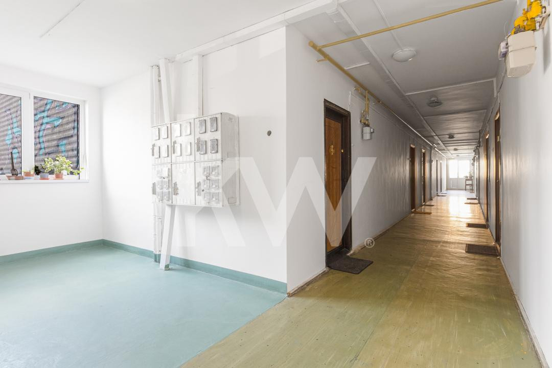 Garsonieră de vânzare, Astra