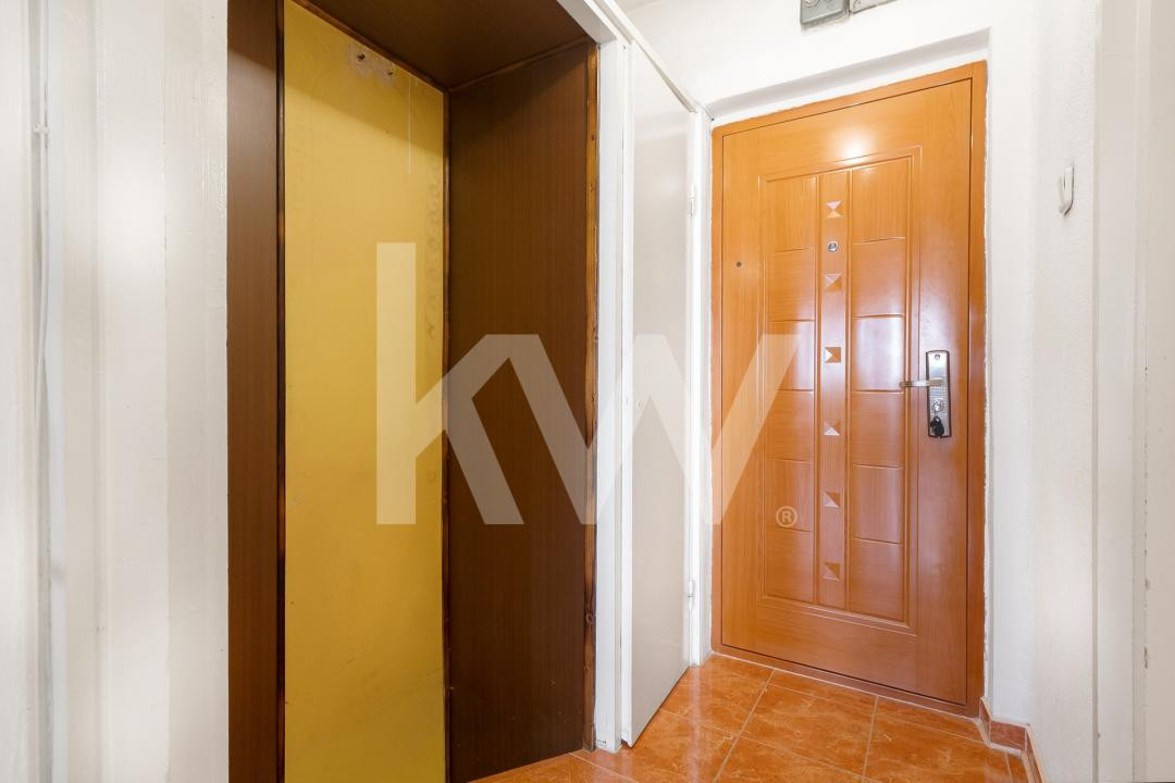 Garsonieră de vânzare, Astra