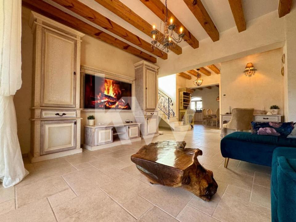 Casă premium lângă Coresi | 160 mp, curte, finisaje deosebite