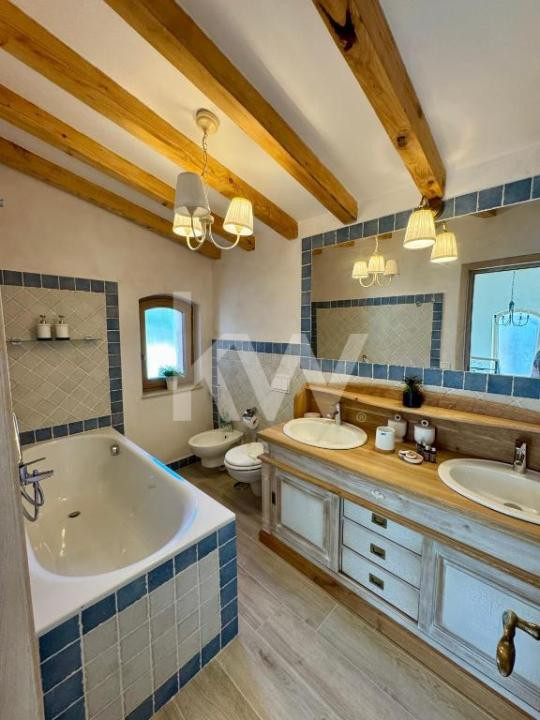 Casă premium lângă Coresi | 160 mp, curte, finisaje deosebite