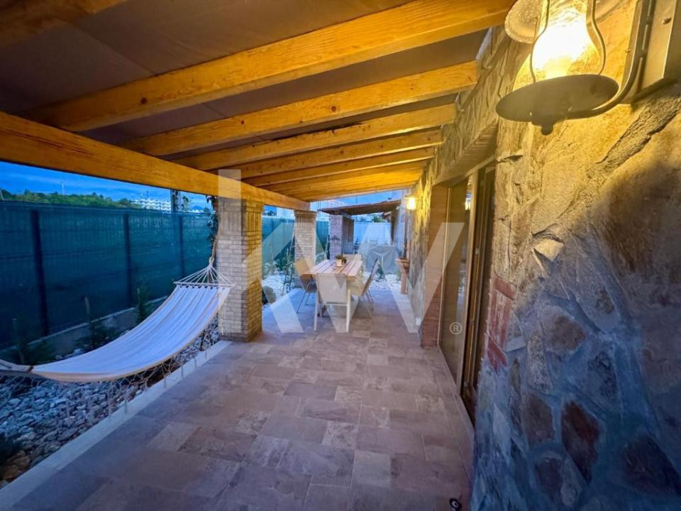 Casă premium lângă Coresi | 160 mp, curte, finisaje deosebite