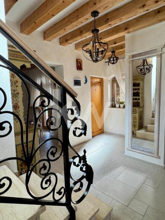 Casă premium lângă Coresi | 160 mp, curte, finisaje deosebite