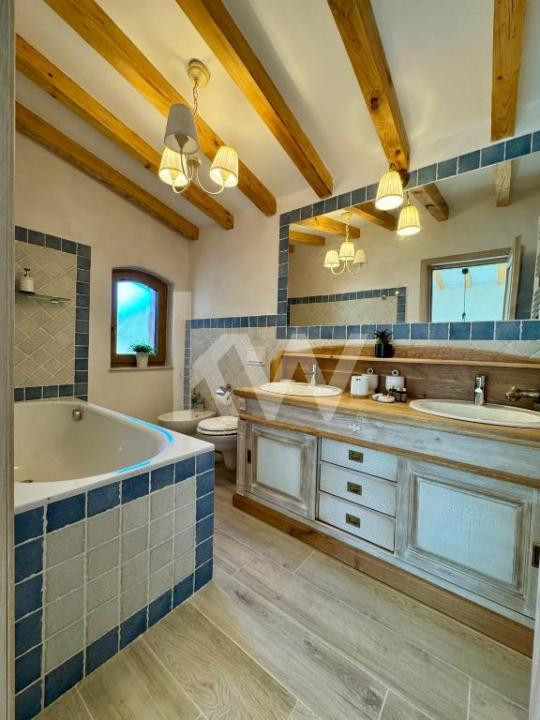 Casă premium lângă Coresi | 160 mp, curte, finisaje deosebite