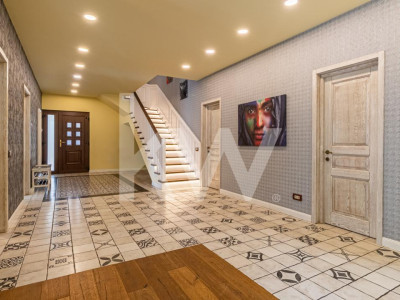 Vilă individuală mediteraneană - dotări premium - 5 camere - Brasov 