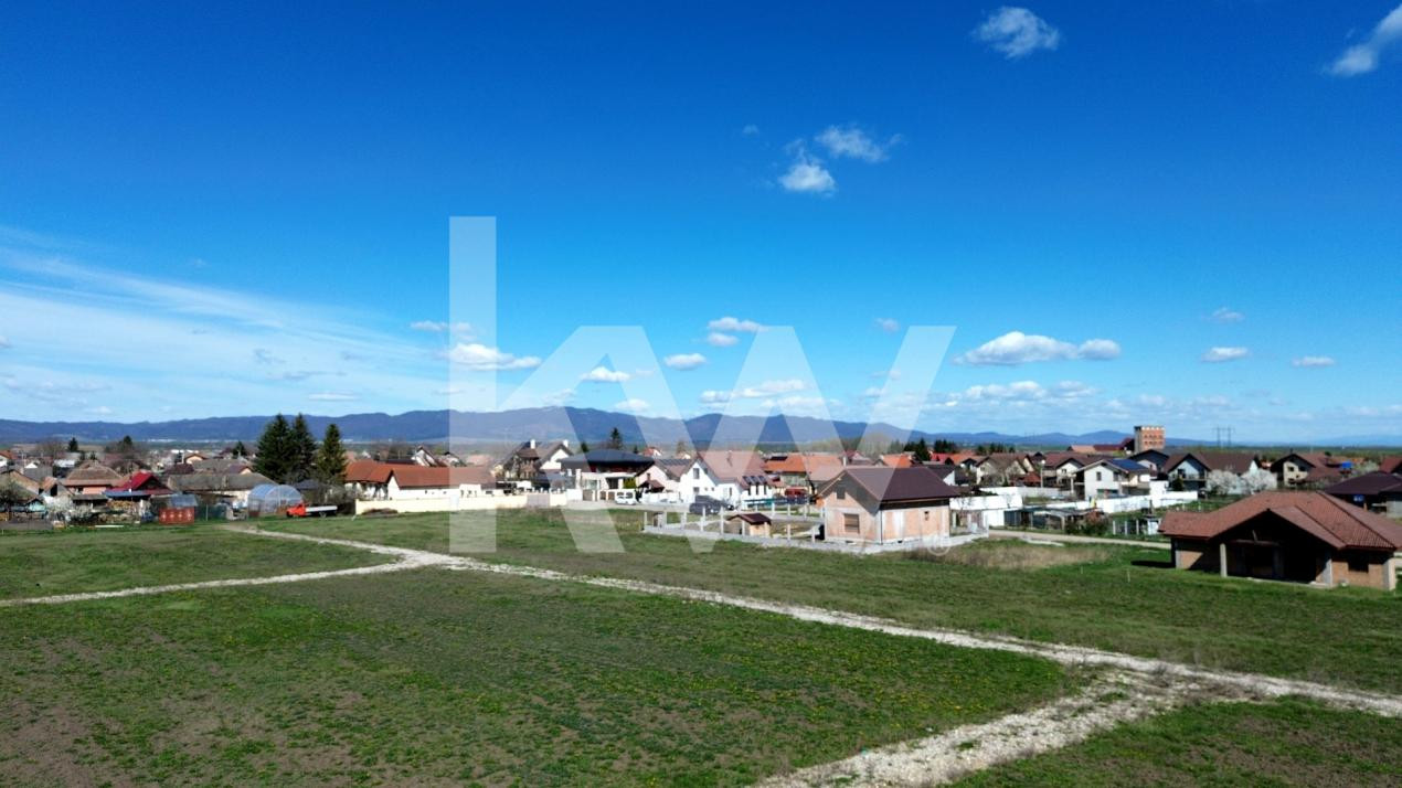 Teren de 447 mp în Hălchiu - utilități - Comision 0%