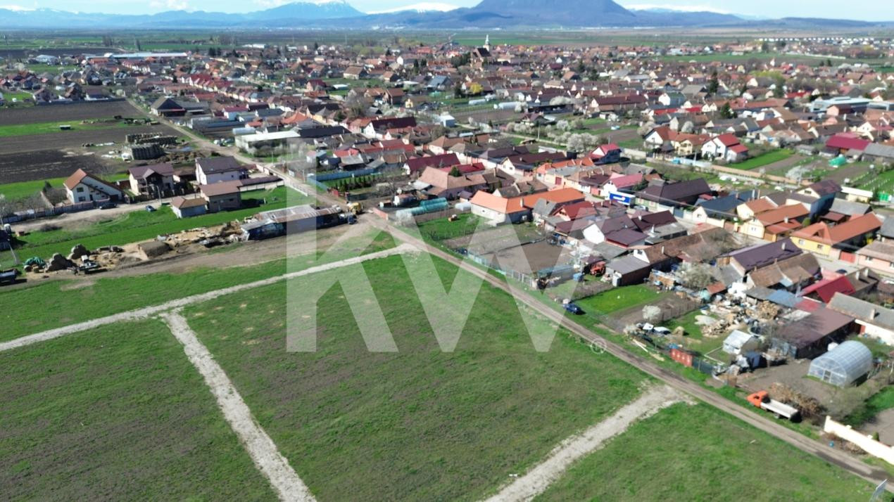 Teren de 447 mp în Hălchiu - utilități - Comision 0%