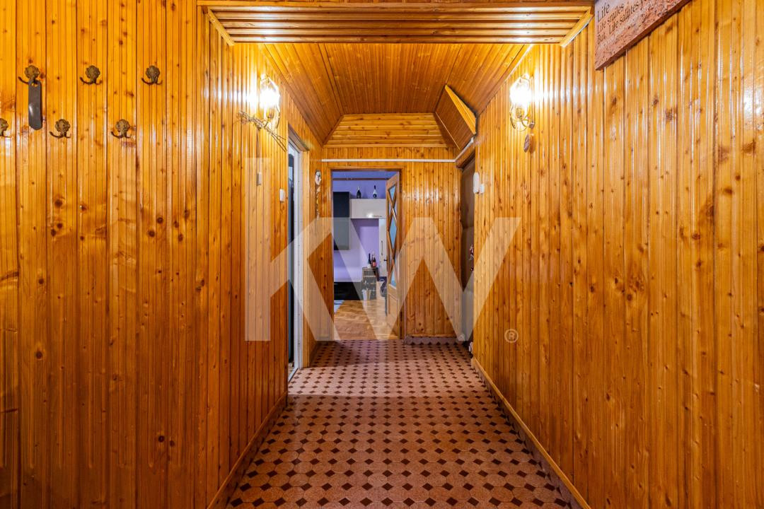 Apartament 4 camere de vânzare | Răcădău, Brașov | Etaj 2 | Decomandat | Parcare