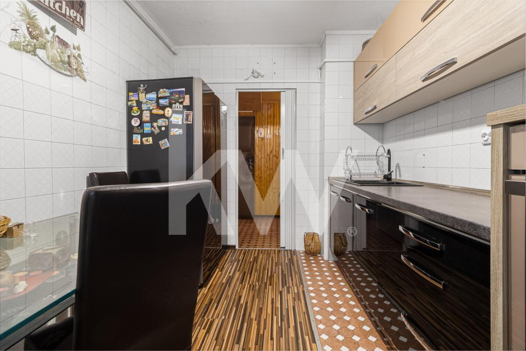 Apartament 4 camere de vânzare | Răcădău, Brașov | Etaj 2 | Decomandat | Parcare