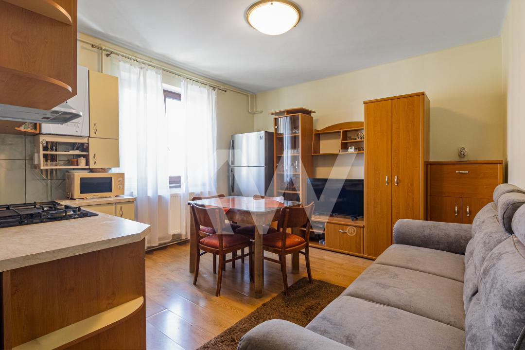 Garsonieră spatioasa - 48mp utili - Pietonala Racadau - parcare+gradina