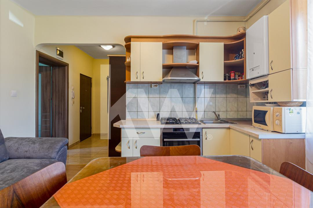 Garsonieră spatioasa - 48mp utili - Pietonala Racadau - parcare+gradina