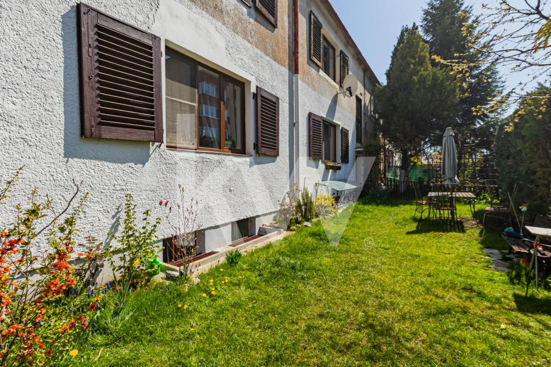 Garsonieră spatioasa - 48mp utili - Pietonala Racadau - parcare+gradina