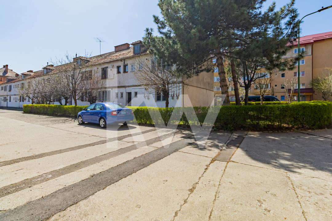 Garsonieră spatioasa - 48mp utili - Pietonala Racadau - parcare+gradina