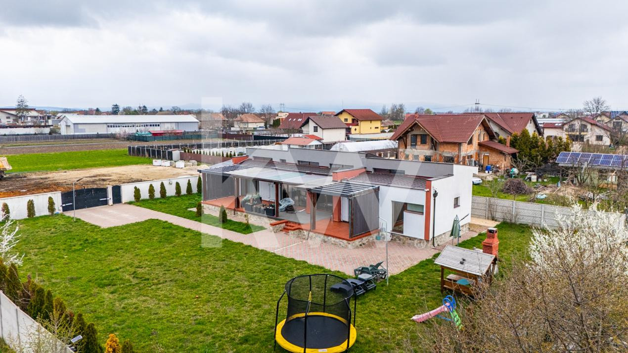 Închiriere casa modernă cu 3 camere, teren 1450 mp - zona Stupini, Brasov