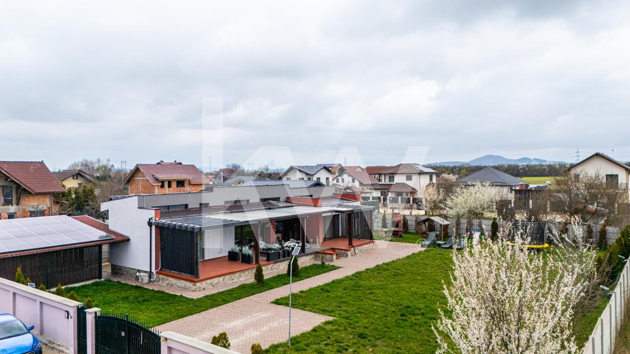 Închiriere casa modernă cu 3 camere, teren 1450 mp - zona Stupini, Brasov