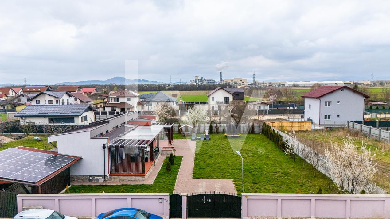 Închiriere casa modernă cu 3 camere, teren 1450 mp - zona Stupini, Brasov