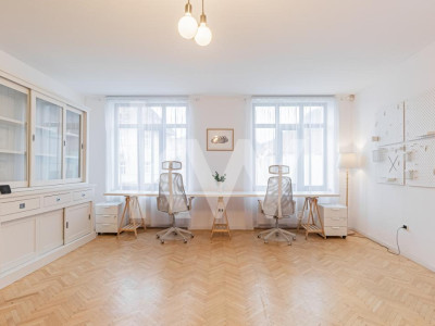 Spațiu de birouri exclusivist, ultracentral, curte cu acces auto 