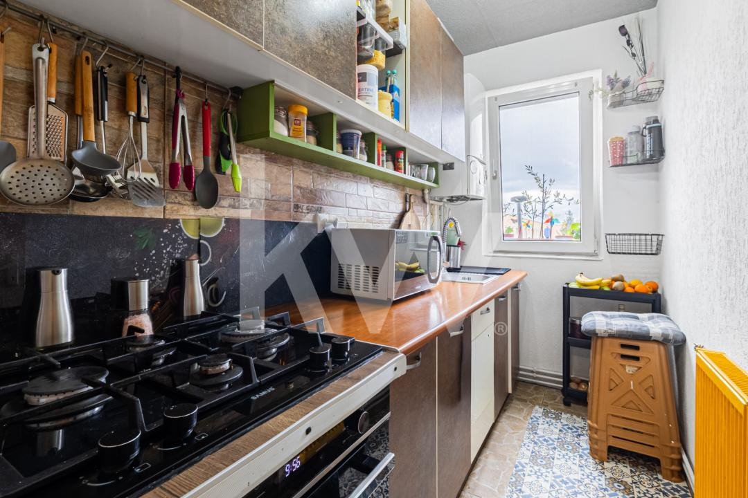 Vânzare apartament cu 2 camere, semidecomandat, zona Florilor