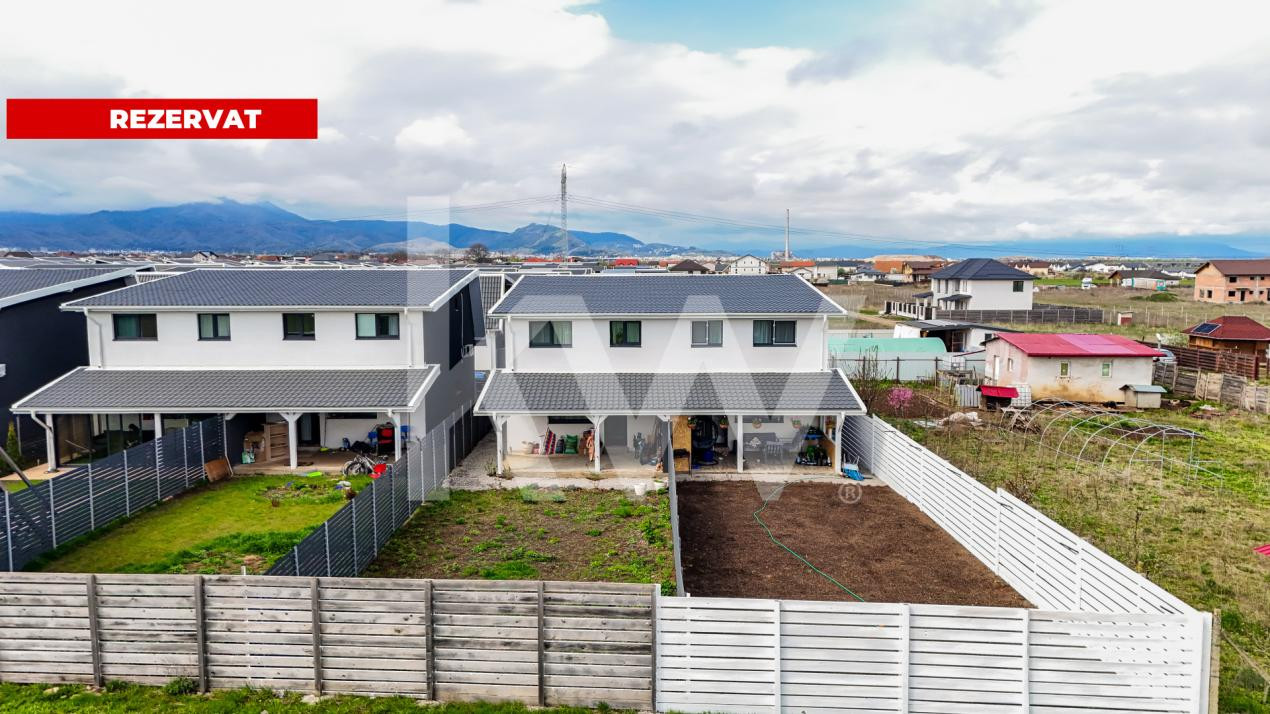 REZERVAT - Vânzare casă 4 camere, 2 băi, Cartier Izvor