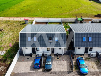 Vânzare casă 4 camere, 2 băi, Cartier Izvor