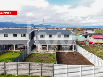 REZERVAT - Vânzare casă 4 camere, 2 băi, Cartier Izvor