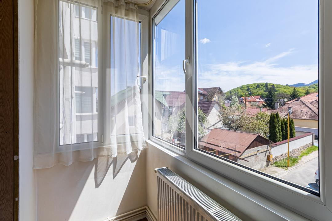 Apartament cu doua camere mobilat-utilat,  cu priveliste catre munte