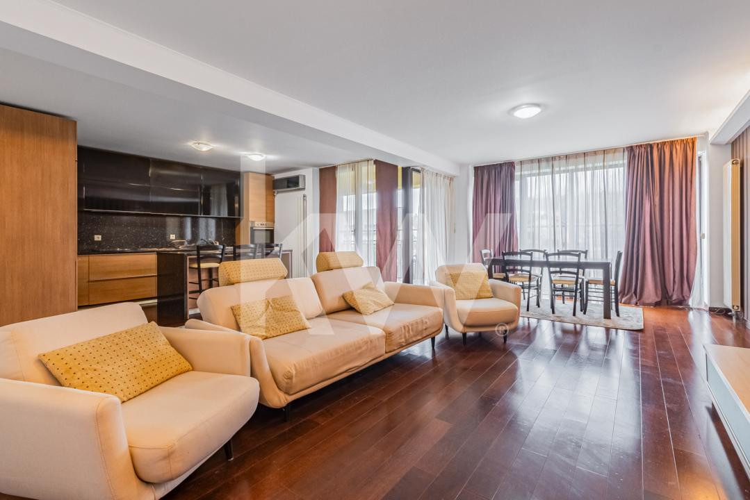 Închiriere apartament 4 camere, acces la parcare cu barieră, strada De Mijloc