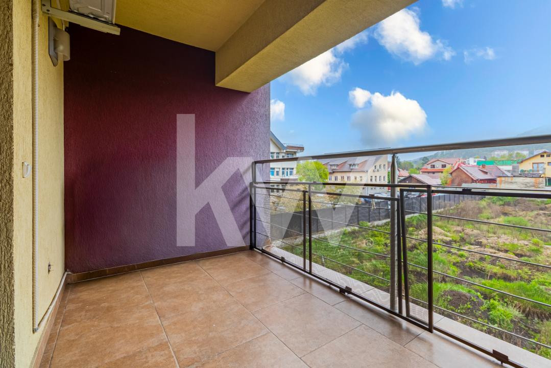 Închiriere apartament 4 camere, acces la parcare cu barieră, strada De Mijloc