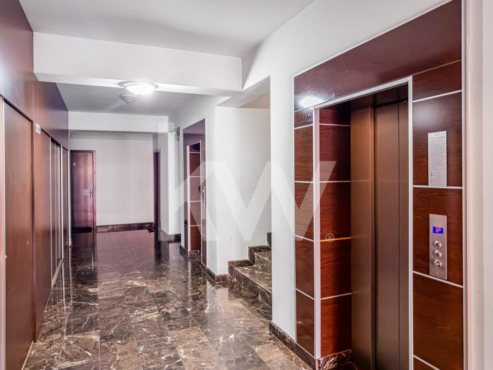 Închiriere apartament 4 camere, acces la parcare cu barieră, strada De Mijloc