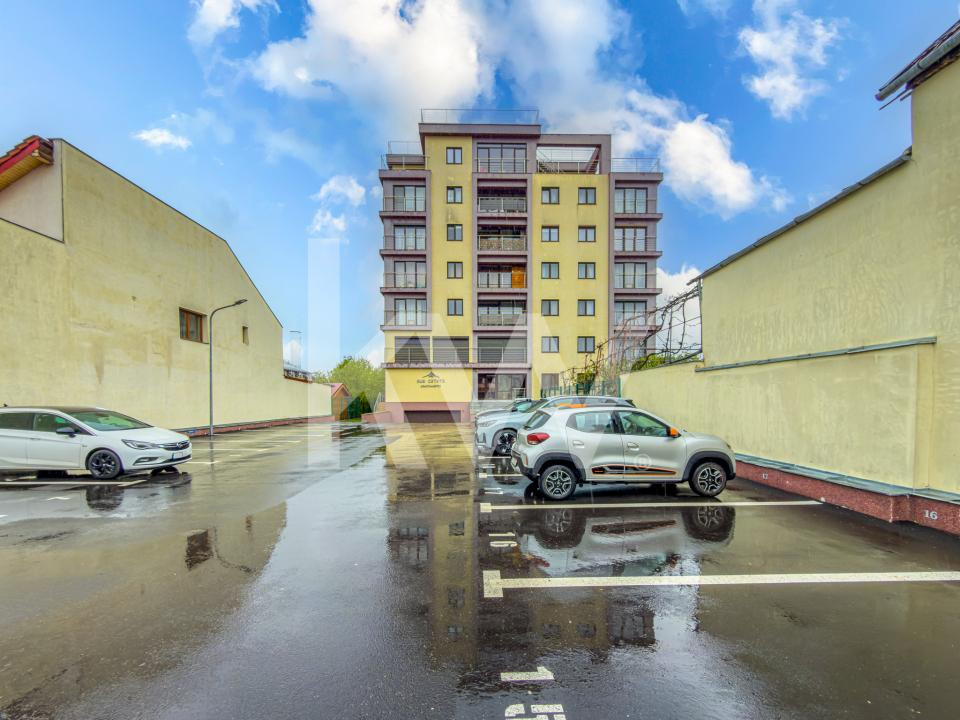 Închiriere apartament 4 camere, acces la parcare cu barieră, strada De Mijloc
