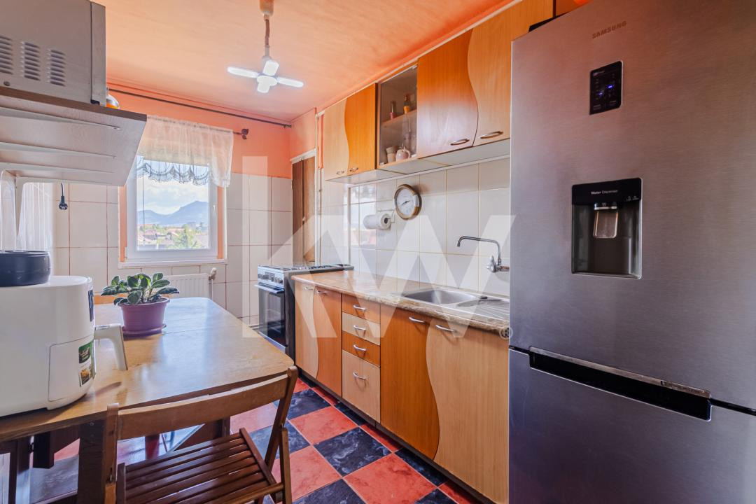 Vânzare apartament cu 3 camere, decomandat, mobilat și utilat - Zona Florilor