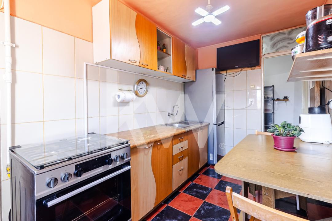Vânzare apartament cu 3 camere, decomandat, mobilat și utilat - Zona Florilor