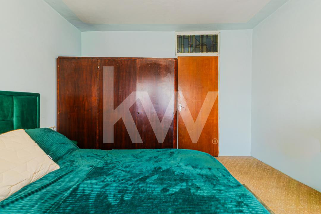 Vânzare apartament cu 3 camere, decomandat, mobilat și utilat - Zona Florilor