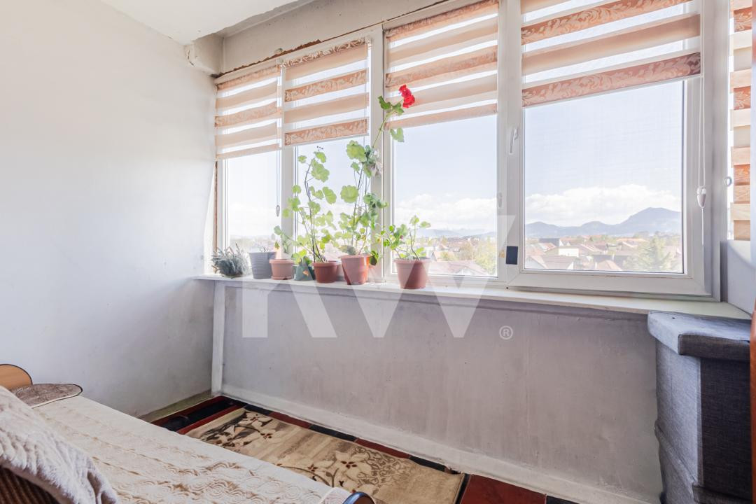 Vânzare apartament cu 3 camere, decomandat, mobilat și utilat - Zona Florilor