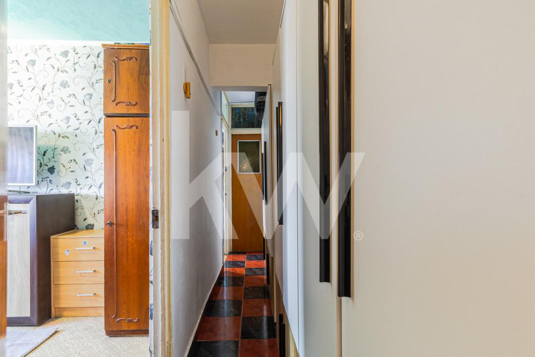 Vânzare apartament cu 3 camere, decomandat, mobilat și utilat - Zona Florilor