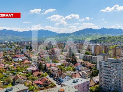 REZERVAT - Vânzare apartament cu 3 camere, decomandat, mobilat și utilat 