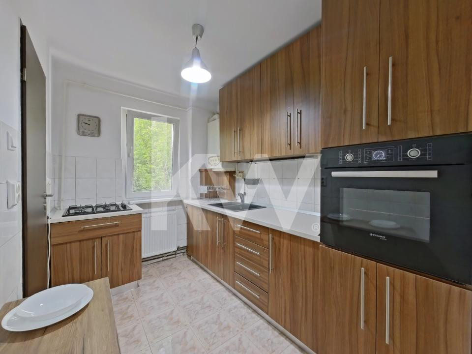 Închiriere apartament cu 2 camere, renovat si spatios- Strada Soarelui