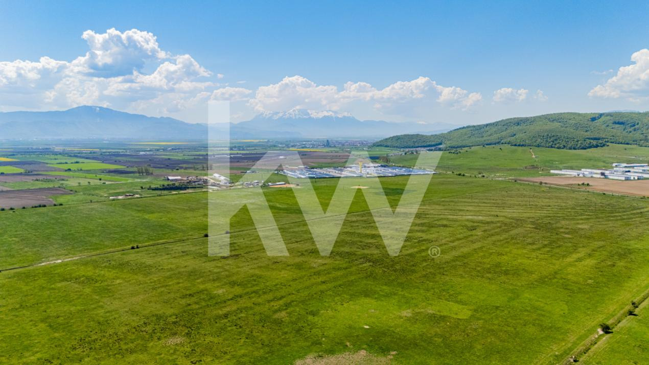    Teren extravilan 4.700 mp Codlea –Zona Lacurilor - ideal pentru investiție