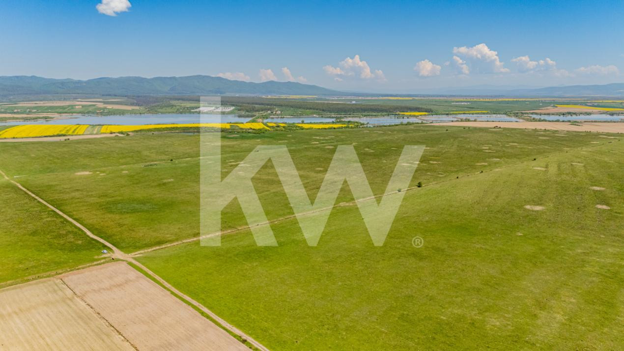     Teren extravilan 4.700 mp Codlea –Zona Lacurilor - ideal pentru investiție