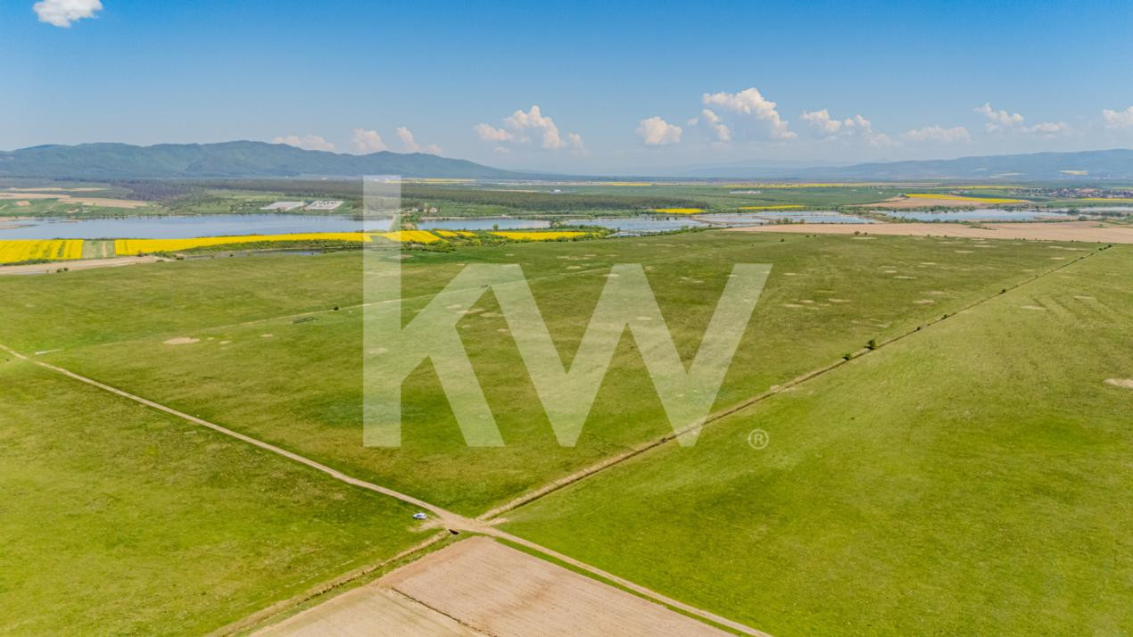     Teren extravilan 4.700 mp Codlea –Zona Lacurilor - ideal pentru investiție