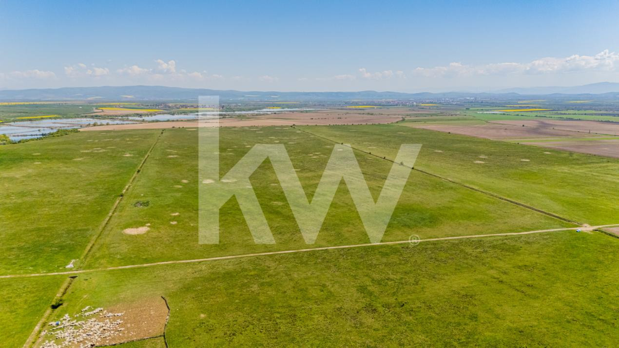     Teren extravilan 4.700 mp Codlea –Zona Lacurilor - ideal pentru investiție