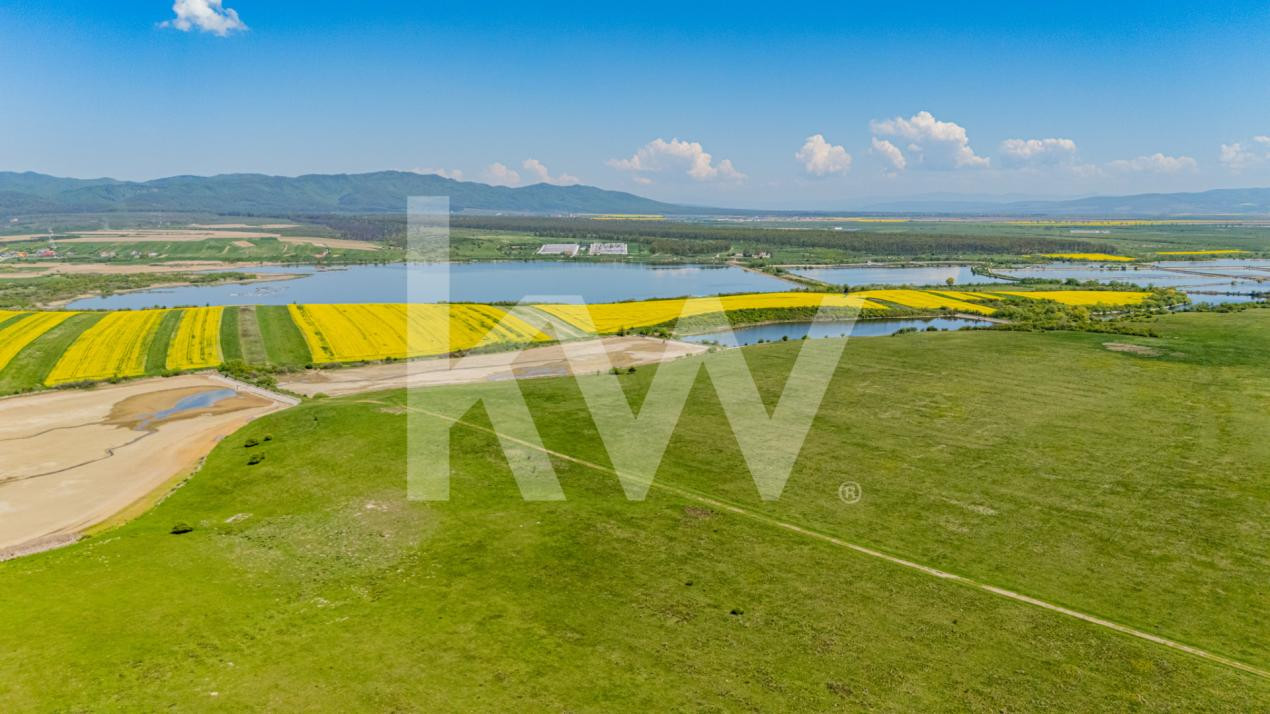     Teren extravilan 4.700 mp Codlea –Zona Lacurilor - ideal pentru investiție