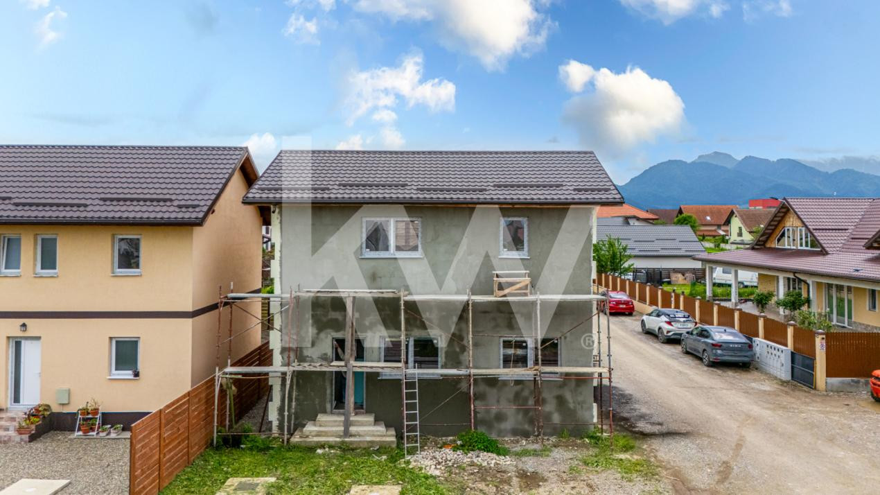 Casa singur in curte, la rosu, Izvor, Comision 0%