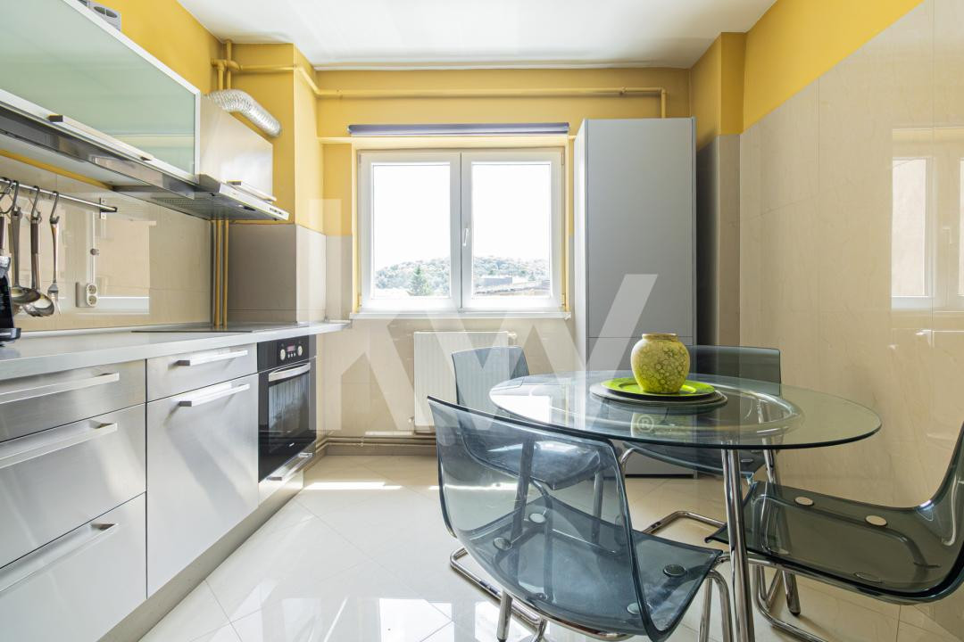 Inchiriere apartament 3 camere, mobilat și utilat - zona Centrul Civic