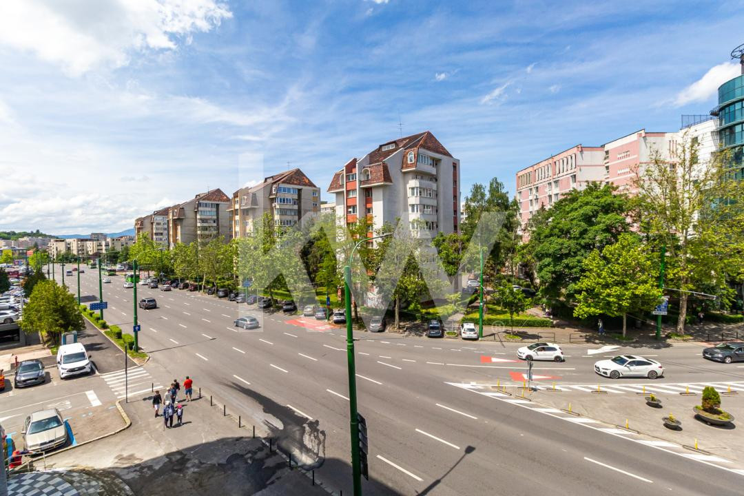 Inchiriere apartament 3 camere, mobilat și utilat - zona Centrul Civic